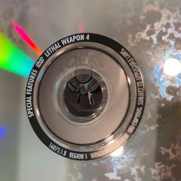 Leathal Weapon 1,2,3 & 4 DVD Set Director's Cut Mel Gibson Danny Glover - Picture 11 of 11